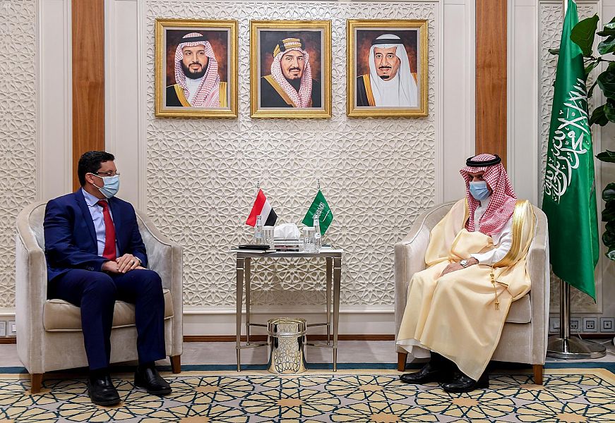 Saudi Arabia’s foreign minister Prince Faisal bin Farhan (R) received his Yemeni counterpart, Ahmed Awad bin Mubarak, at his office in the capital Riyadh on Sunday. (SPA) Saudi Arabia’s foreign minister Prince Faisal bin Farhan (R) received his Yemeni counterpart, Ahmed Awad bin Mubarak, at his office in the capital Riyadh on Sunday. (SPA)