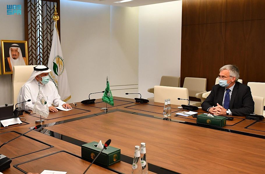 Dr. Abdullah Al-Rabeeah, general supervisor of the King Salman Humanitarian Aid and Relief Center meets Swedish special envoy for Yemen Peter Semneby. (SPA) Dr. Abdullah Al-Rabeeah, general supervisor of the King Salman Humanitarian Aid and Relief Center meets Swedish special envoy for Yemen Peter Semneby. (SPA)